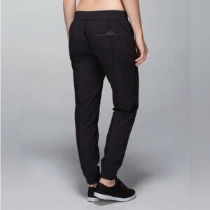 Lululemon Track To Reality II Reflective pants Size 4